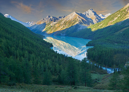 美丽的秋景，阿尔泰山俄罗斯