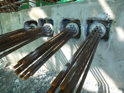 施工现场预应力混凝土预应力索筋锚头照片