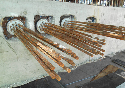 施工现场预应力混凝土预应力索筋锚头照片