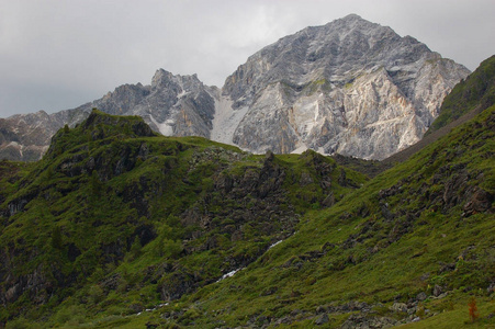 山峰和山脉的意见