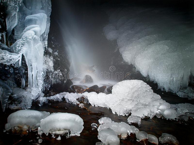公园 冰柱 瀑布 寒冷的 十二月 岩石 级联 环境 激流