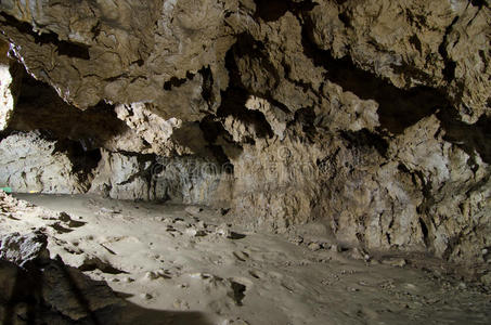 波罗夫拉吉洞穴