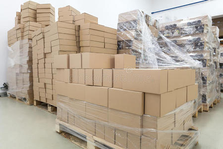 箱子堆图片-箱子堆素材-箱子堆插画-摄图新视界