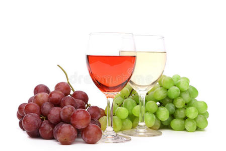 一杯葡萄酒和熟葡萄