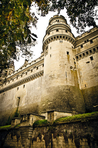 皮耶尔方兹城堡