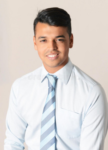 衬衫领带的年轻成功男士肖像图片