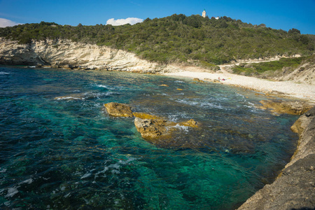 海景 悬崖和 Paxi，希腊岛上海滩