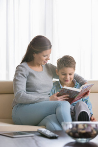 母亲和儿子读的书