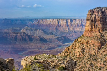 美丽的风景的南缘大峡谷照片