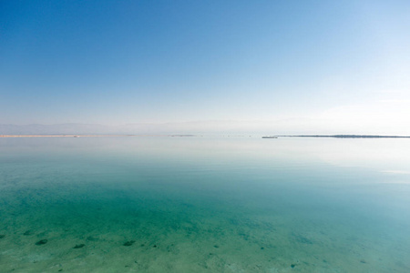 死海，天空和太阳