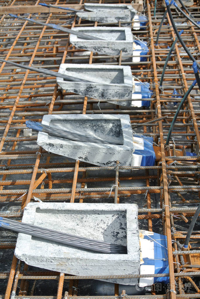 施工现场预应力混凝土预应力索筋锚头照片-正版商用图片0wt0sh-摄图新