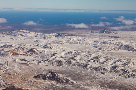 鸟瞰图，冰岛山在冬季