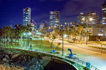 夜景观度假小镇图片