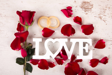 概念的情人节 红玫瑰和文本的爱