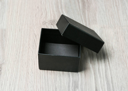 黑色的空盒子照片