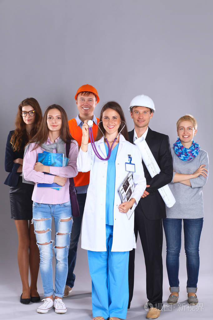 女医生和一群工人人