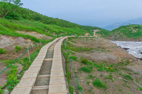 徒步旅行在白马中, 野，日本