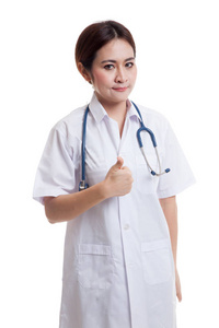 亚洲年轻的女医生展示竖起大拇指