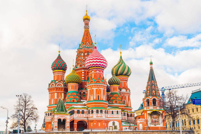 圣瓦西里大教堂在冬天在日落时,俄罗斯莫斯科红场