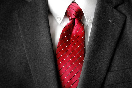 商务西装白衬衫系着红色领带正式穿时尚