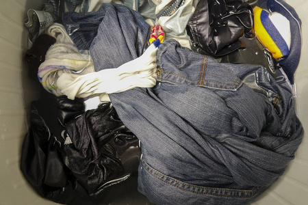 泡沫湿衣服图片