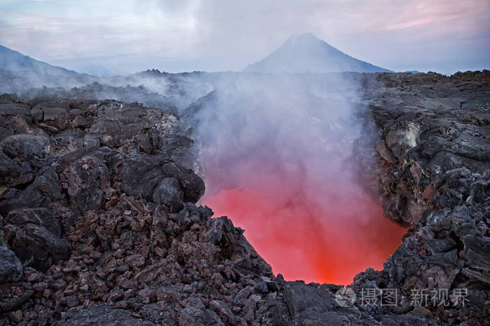 奇克熔岩冷却流中的窗口