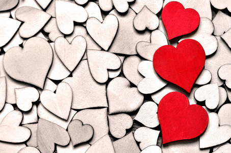 红色的木心心背景，情人节日的概念