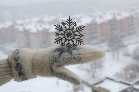 米腾与雪花装饰