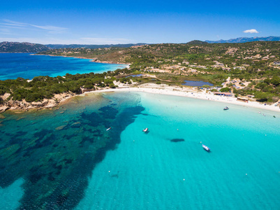 在法国的科西嘉岛岛的 Palombaggia 海滩的鸟瞰图