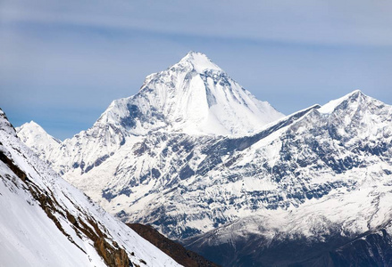 道拉吉里山，唐古拉山为视角