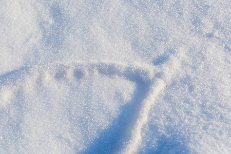 雪背景中的关闭