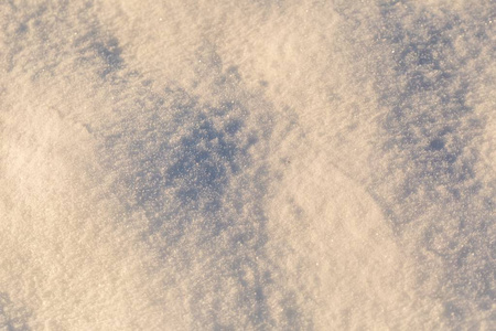 雪背景中的关闭