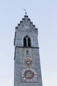 塔与时钟在立体声在意大利北部图片