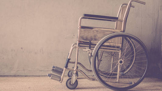空坐在轮椅上医院