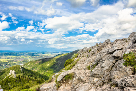 岩山，山谷从山顶，波兰扎科帕内视图的