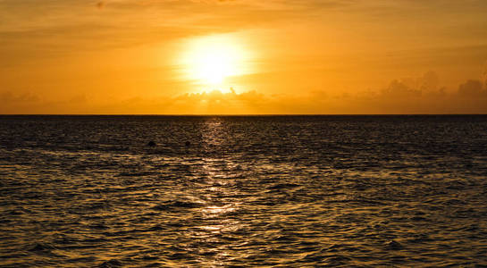 在塞班岛的海面上的日落