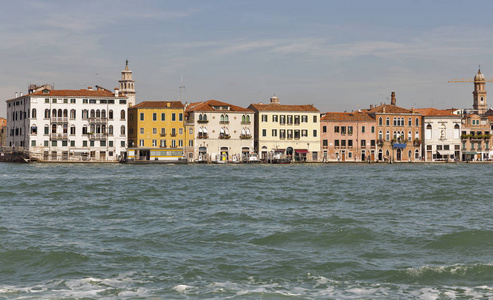 威尼斯的城市景观，视图从泻湖。意大利