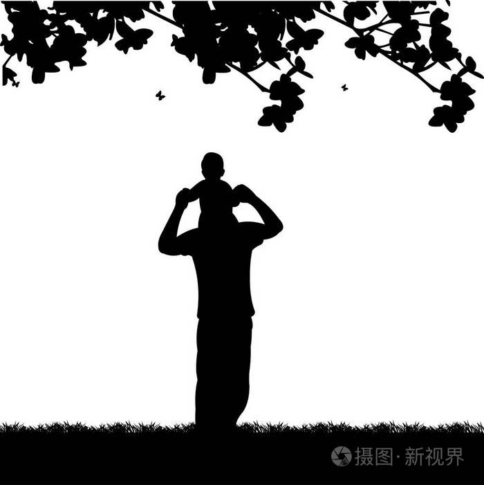 父亲抱着孩子在公园里扛在肩上