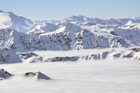 在阿尔卑斯山滑雪胜地