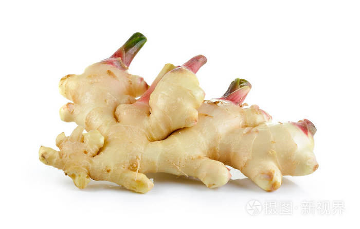 姜在白色背景上