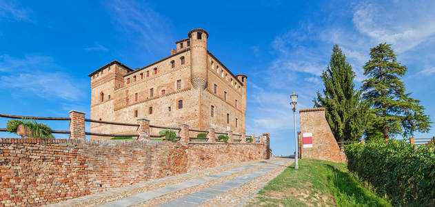 在意大利中世纪古堡