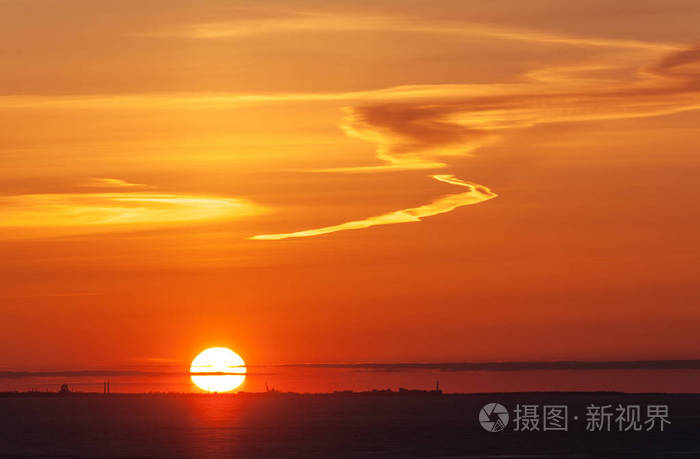 太阳在地平线