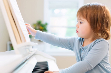 幼儿钢琴折纸图片