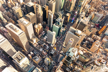 在日落时的时代广场纽约城鸟瞰图