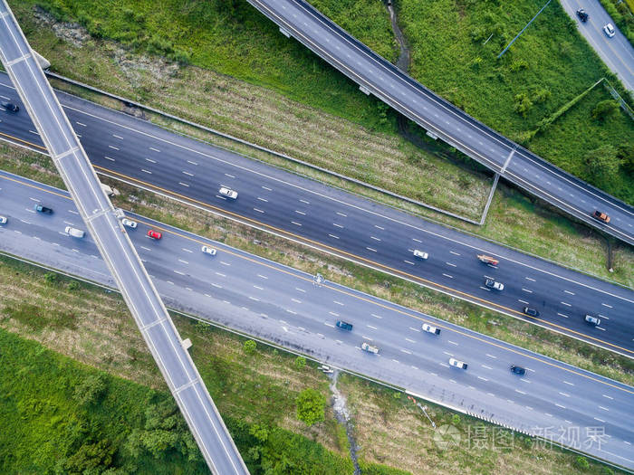 在泰国曼谷市高速公路的鸟瞰图