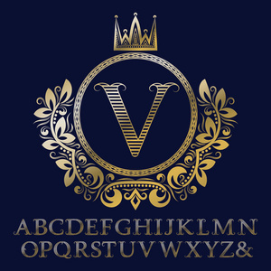 条纹金字母和初始会标与皇冠徽章的形式。标志设计的皇家字体和元素包