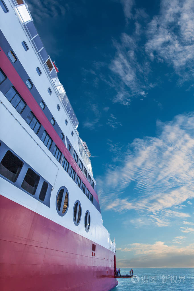 大船从侧面视图关闭