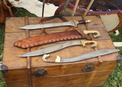 锐利的武器刀刀剑中世纪或罗马照片