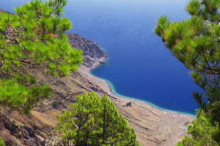 罗克  德富矿海滩视角的金丝雀岛，西班牙罗岛上海滩