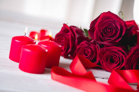 美丽的玫瑰，情人节的概念，明亮的背景